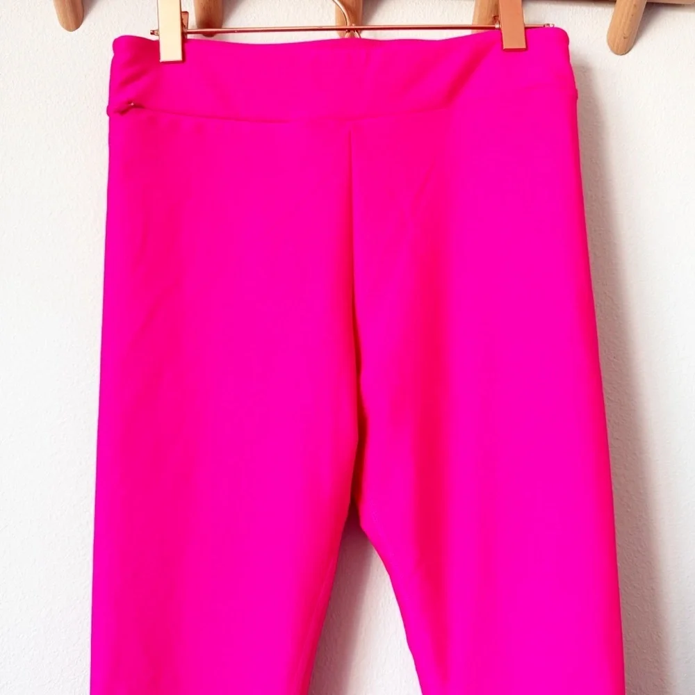 ALO Airlift Hot Pink Cropped High Rise Leggings